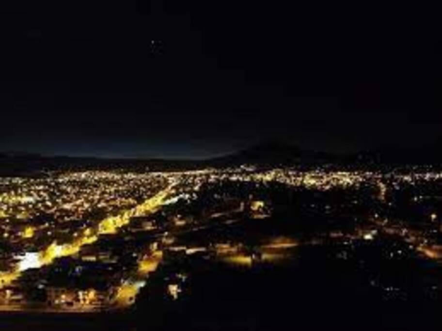 Hermoso Departamento Central Familiar Tu Refugio Con Impresionantes Vistas A La Ciudad, Montanas Y Nevados Riobamba Exterior foto