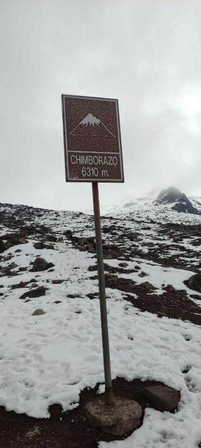 Hermoso Departamento Central Familiar Tu Refugio Con Impresionantes Vistas A La Ciudad, Montanas Y Nevados Riobamba Exterior foto